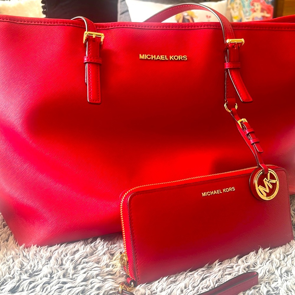 MICHAEL KORS RED TOTE BAG AND MATCHING WALLET